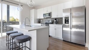 Private kitchen - Landing | Incredible 1BD, Pool, Clubhouse (Oakwood)