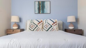 2 bedrooms, desk, iron/ironing board, WiFi