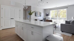 Interior - Landing | Incredible 2BD, Clubhouse, Pool (Oakwood)