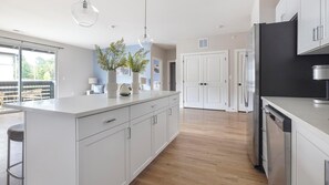 Private kitchen - Landing | Modern 2BD, Pool, Clubhouse (Oakwood)