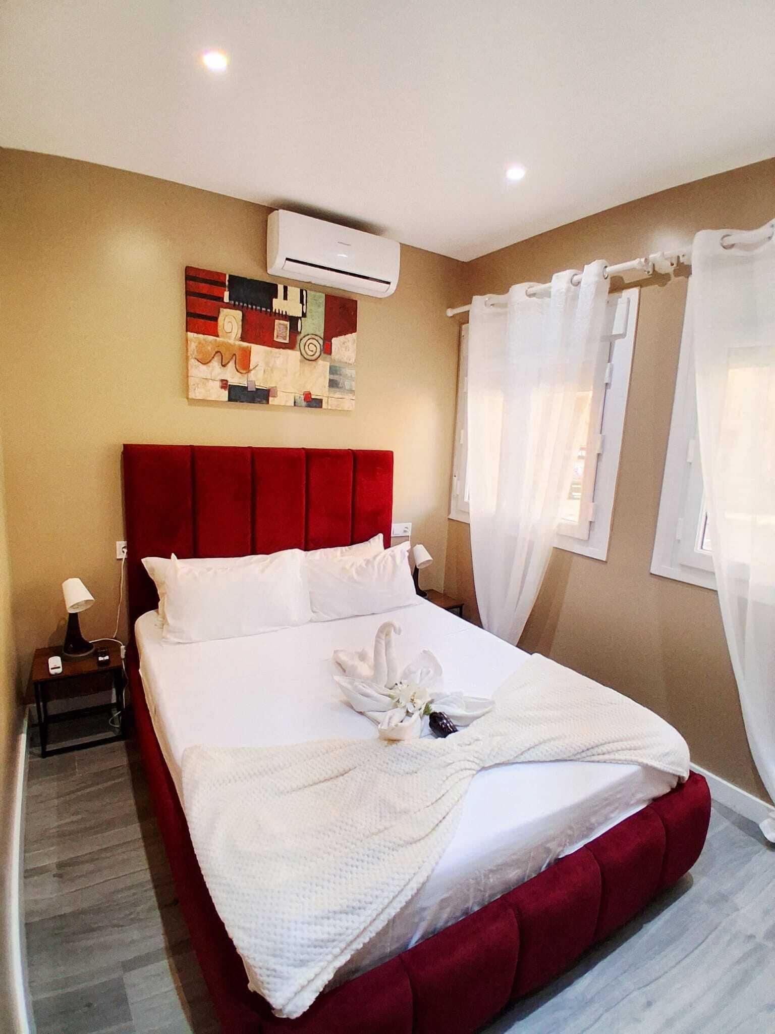 Chambre Confort double, vue sur la ville | Accès au Wi-Fi (inclus)