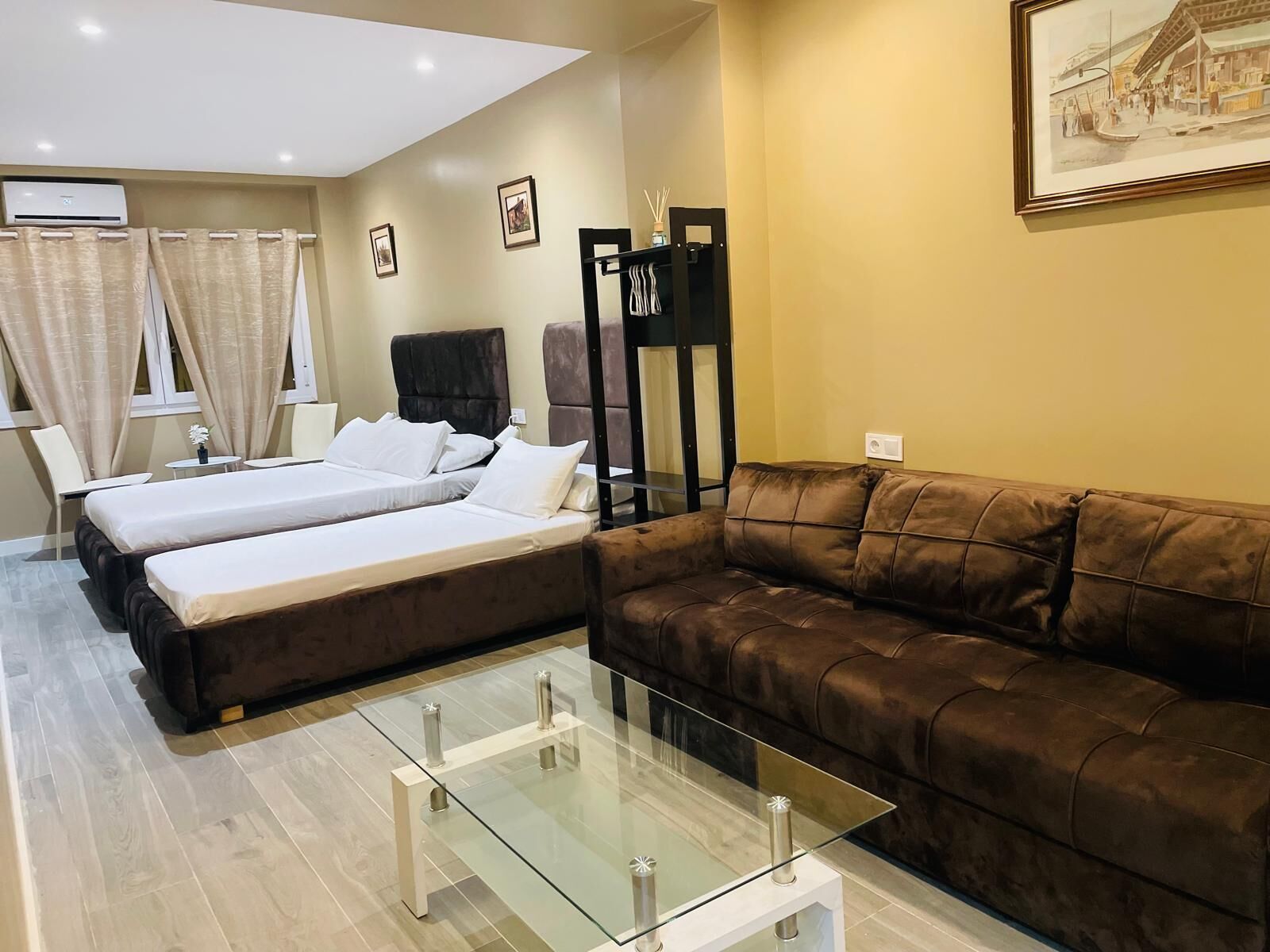 Superior vierpersoonskamer, uitzicht op stad | Gratis wifi