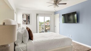 Room - Landing | Stunning 1BD, Pool, Tennis Court (DeSoto)