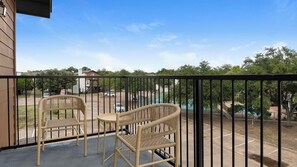 Terrace/patio - Landing | Stunning 1BD, Pool, Tennis Court (DeSoto)