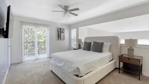 Room - Landing | Incredible 1BD, Pool, Tennis Court (DeSoto)