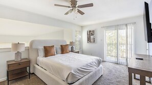 Room - Landing | Chic 1BD, Pool, Tennis Court (DeSoto)