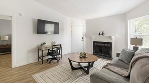 Living area - Landing | Modern 2BD, Tennis Court, Pool (DeSoto)