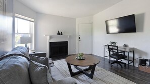 Living area - Landing | Beautiful 2BD, Tennis Court, Pool (DeSoto)