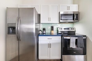 Private kitchen - Landing | Modern 1BD, Gym (Corpus Christi)
