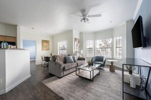 Living area - Landing | Beautiful 2BD, Gym (Corpus Christi)