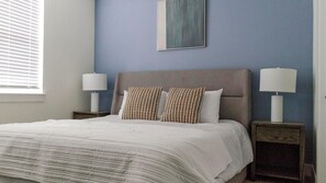 2 makuuhuonetta, työpöytä, silitysrauta/-lauta, Wi-Fi