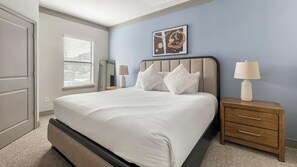2 bedrooms, desk, iron/ironing board, WiFi - Landing | Spectacular 2BD, Gym (Houston)