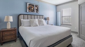 2 Schlafzimmer, Schreibtisch, Bügeleisen/Bügelbrett, WLAN