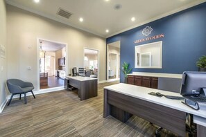Lobby - Landing | Chic 2BD, Gym (The Woodlands)