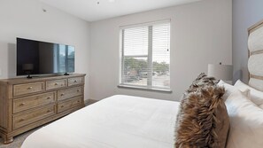 1 bedroom, desk, iron/ironing board, WiFi