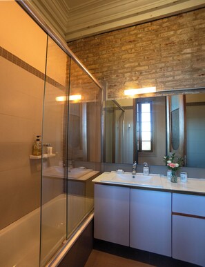 Design Διαμέρισμα, 2 Υπνοδωμάτια, Θέα στον Κόλπο | Μπάνιο