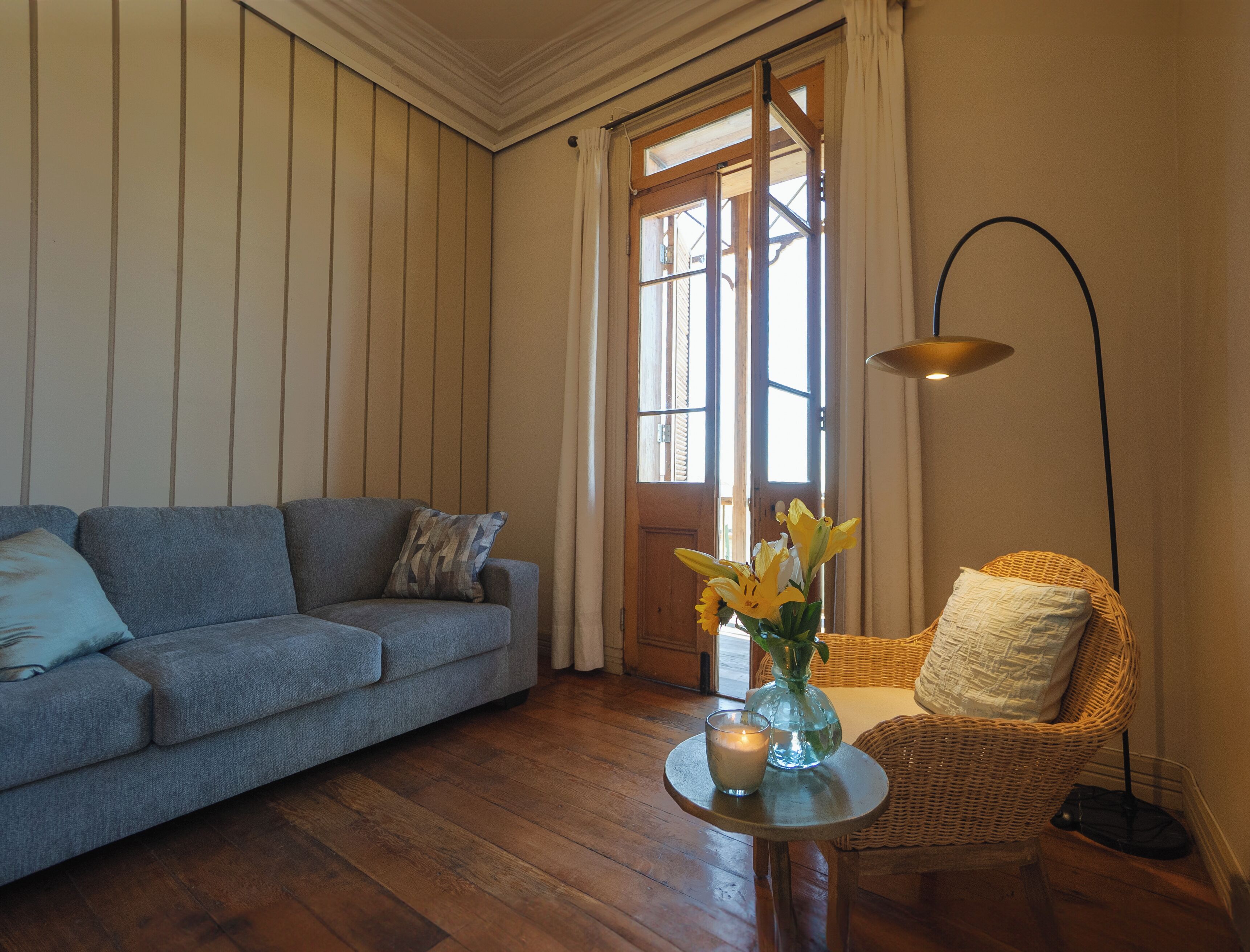 Apartemen Desain, 2 kamar tidur, pemandangan teluk | Area keluarga | TV layar datar