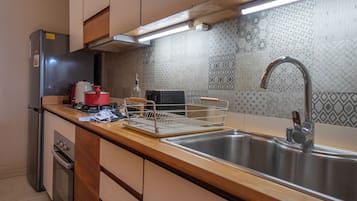 Departamento de diseñador, 2 habitaciones, vista a la bahía | Cocina privada