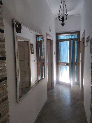 Interior - Apartment 'Dimora Benedetta' with Sea View, Wi-Fi and Air Conditioning (Casalabate)