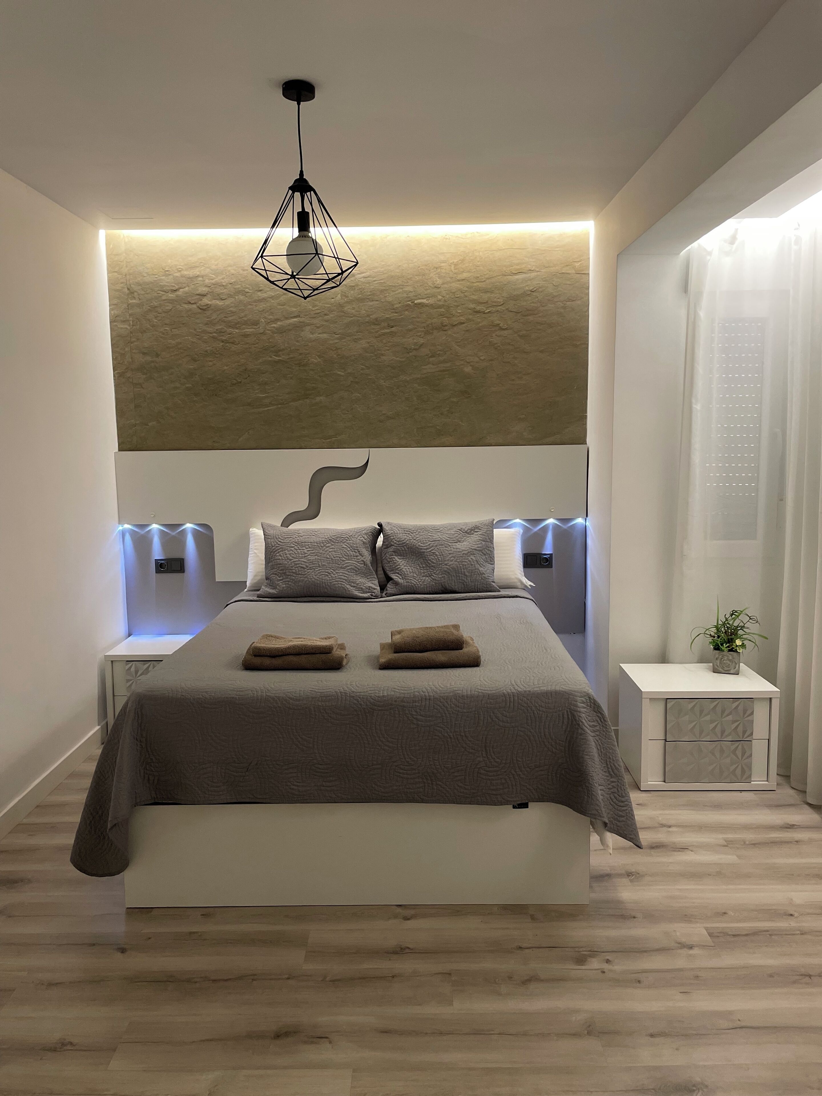 4 makuuhuonetta, Wi-Fi