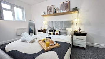 1 bedroom, desk, iron/ironing board, free WiFi