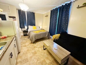 1 bedroom, free WiFi, bed sheets