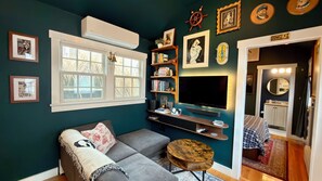 Smart TV, books, stereo