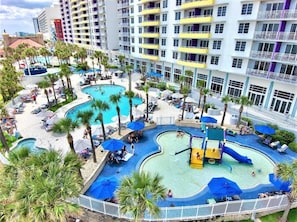 Innendørsbasseng og utendørsbasseng