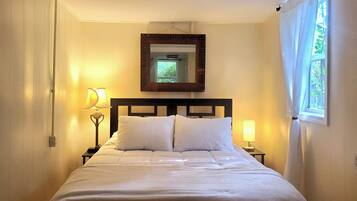 Silitysrauta/-lauta, Wi-Fi, vuodevaatteet