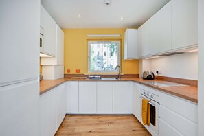 Mikrobølgeovn, ovn, kogeplade, opvaskemaskine