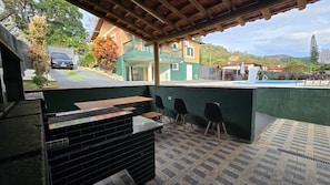Basic Villa | Outdoor dining