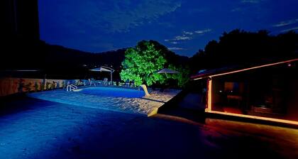 Refúgio n montanhas vista deslumbrante