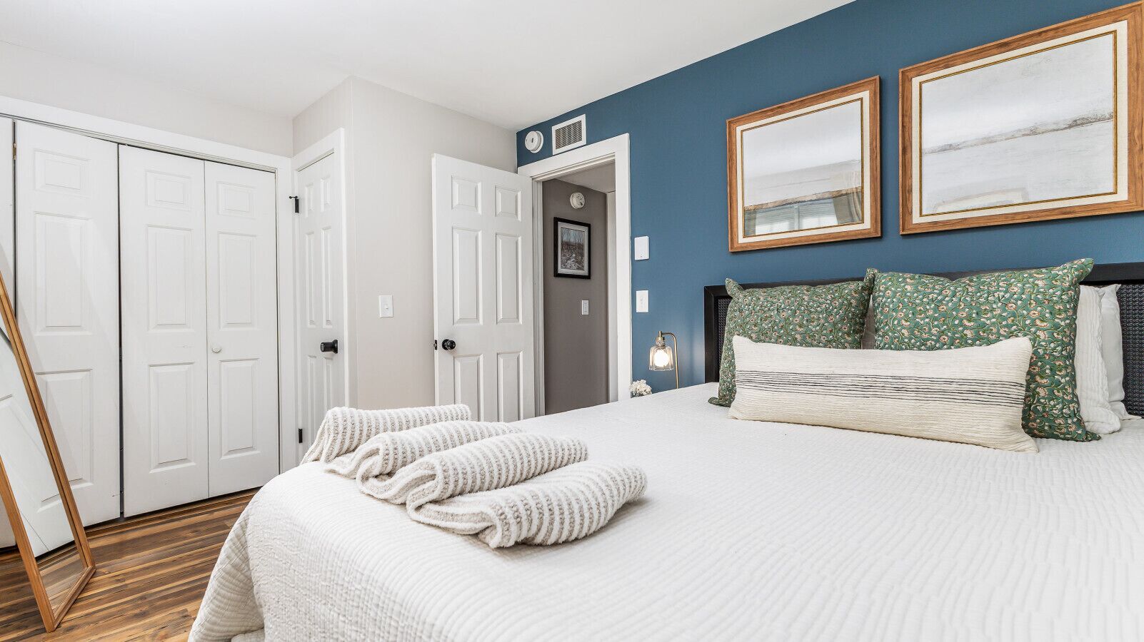 2 bedrooms, WiFi, bed sheets