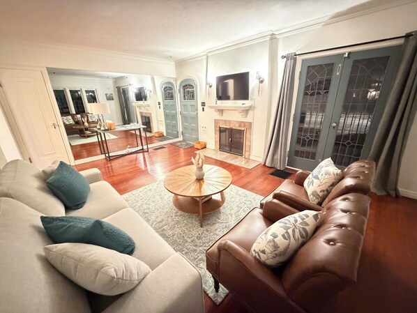 Smart TV, fireplace, books