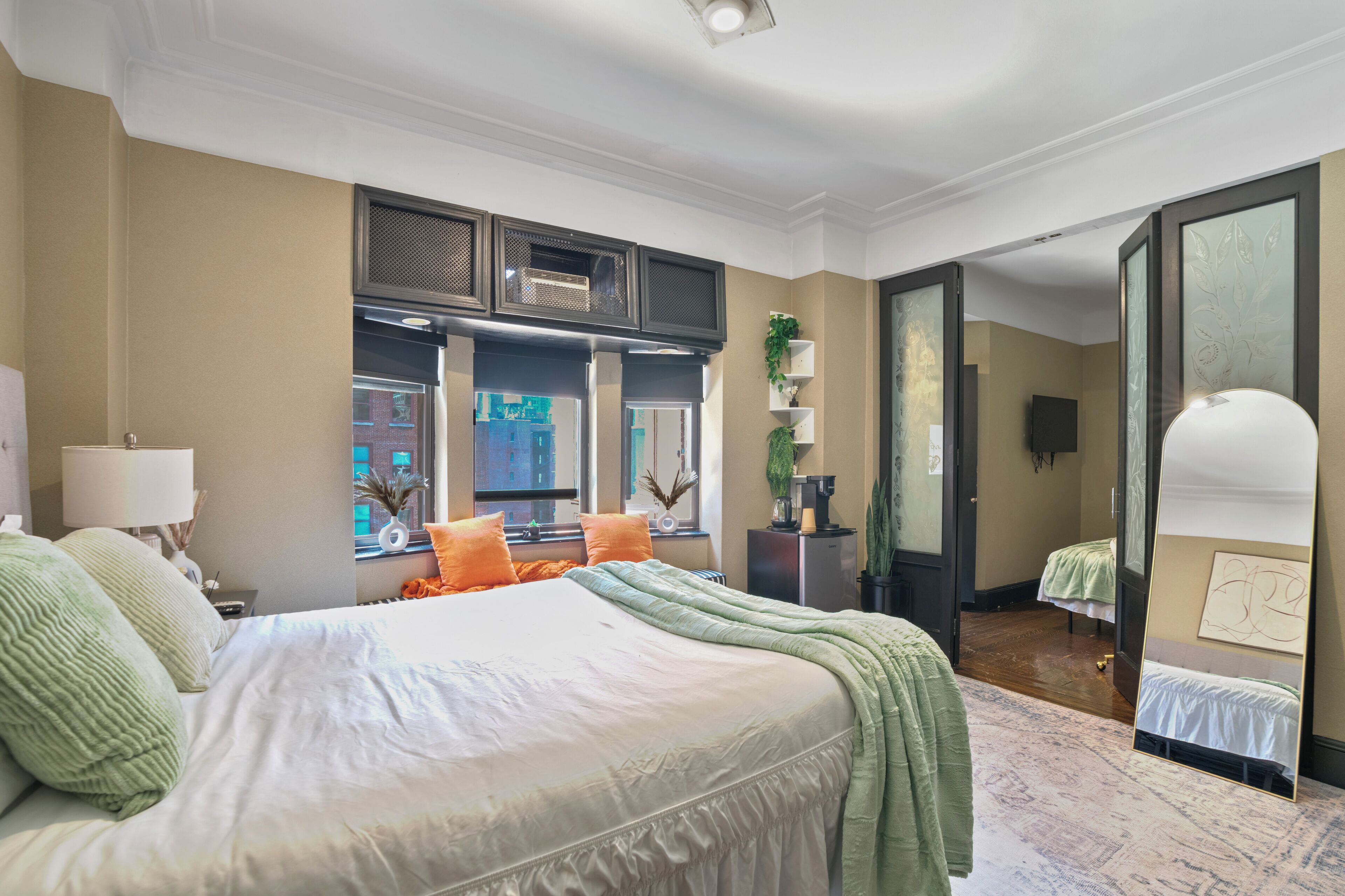 2 bedrooms, iron/ironing board, free WiFi, bed sheets