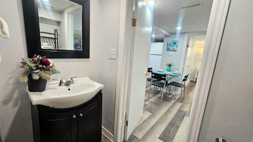 Private 1 BR Apartment•Walk to Subway & Walter Park