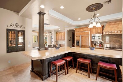 Luxury Villa with 360 Views, Huge Pool and Spa, Putt Putt Course