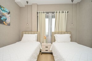 2 bedrooms, iron/ironing board, WiFi, bed sheets