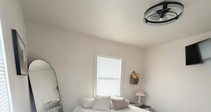 Newly Remodeled Home, Quiet Neighborhood, Perfect for Work, Sports & Outdoors