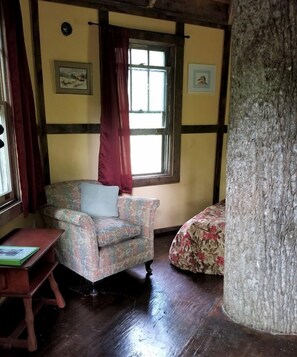 Interior - Tree Top Cabin in Crumpler, North Carolina (Crumpler)