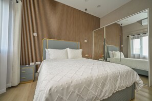 3 bedrooms, iron/ironing board, WiFi, bed sheets