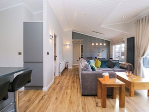 Cottage | Living area - 7 Lake View (Windermere)