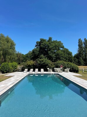 Sæsonbestemt udendørs pool