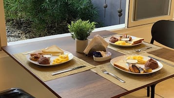 Desayuno continental incluido todos los días