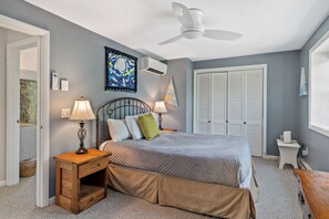 2 slaapkamers, een strijkplank/strijkijzer, gratis wifi, beddengoed