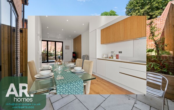 تناول الطعام بالخارج