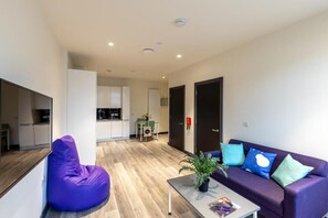 Standard Apartment, 2 Bedrooms, Non Smoking | Living area