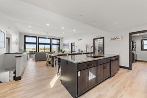 Interior - Beautiful 6-bedroom Family Home in New Lisbon, WI - Electric EV Charger Provided (New Lisbon)