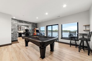 غرفة الألعاب