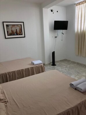 Classic Triple Room | Free WiFi - CASA SHILCAYO (La Banda de Shilcayo)